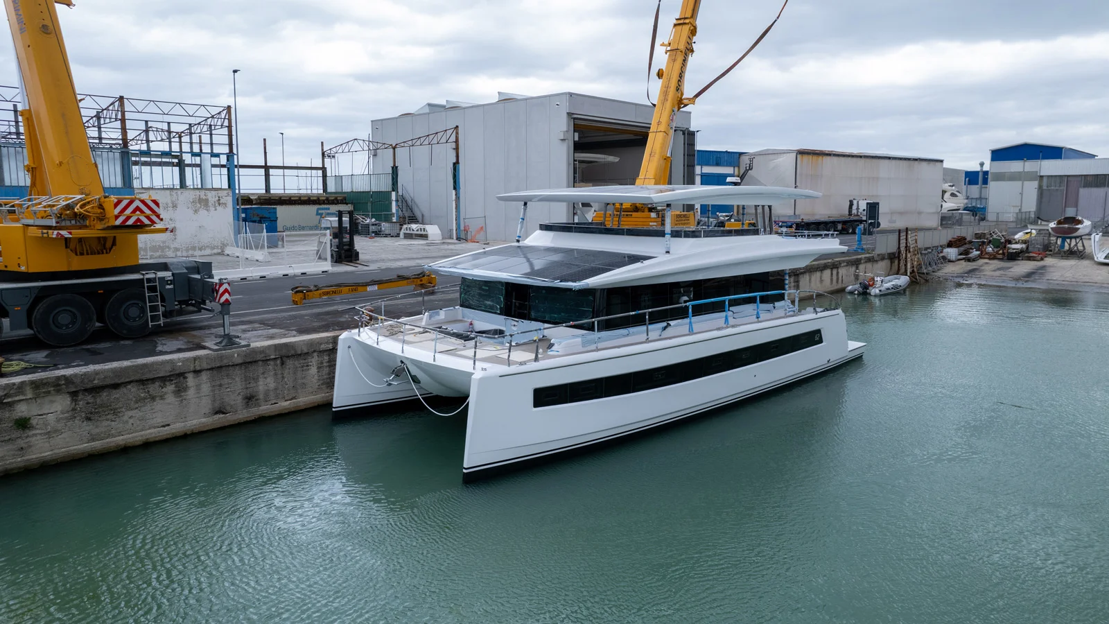 The catamaran stands out for a super-efficient hull shape developed in-house, and an innovative solar electric drivetrain