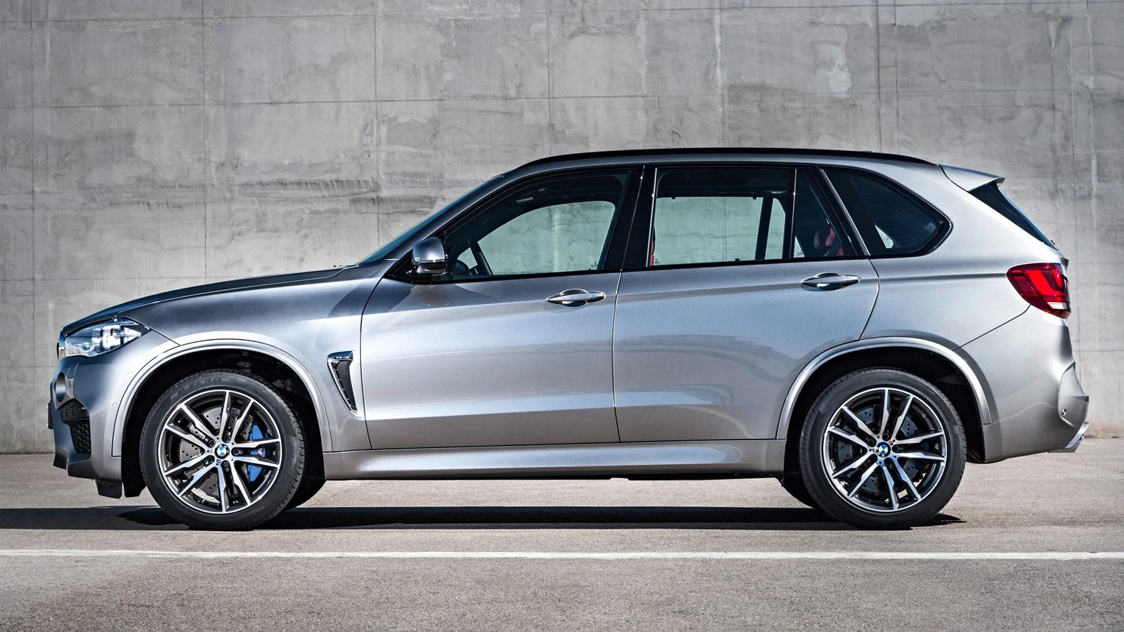 BMW X5 M (2017) crossover