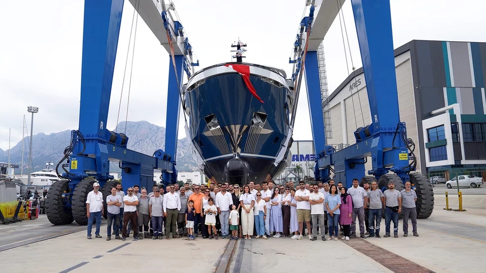 Первый корпус эксплорера Kando 85 от турецкой верфи AvA Yachts был окрещен V