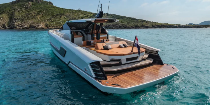 The Wilder 60 has a large sunpad and a bathing platform aft