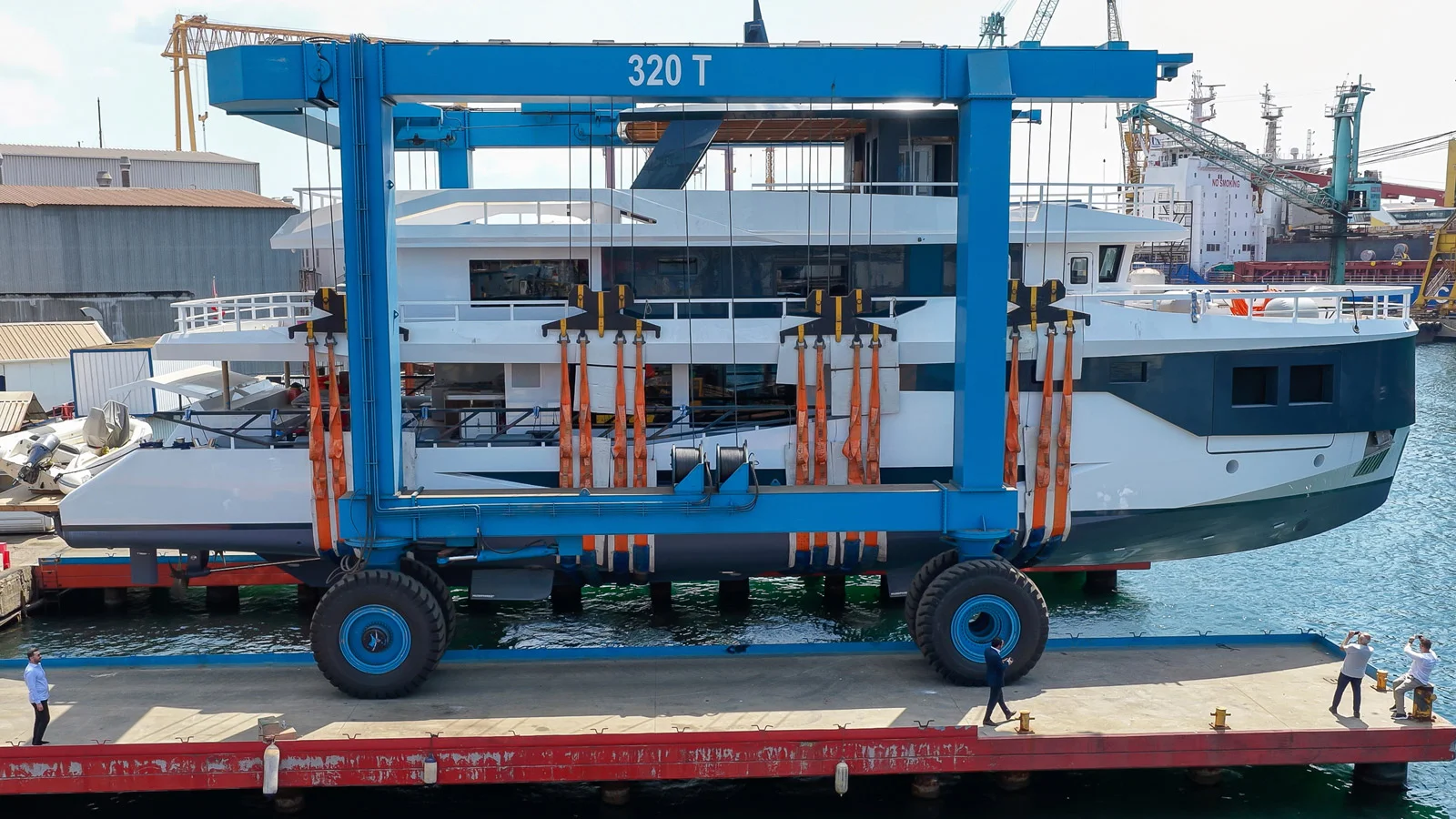 All the spaces on board the Soyaslan Dionysos 35 is accessible for wheelchair users