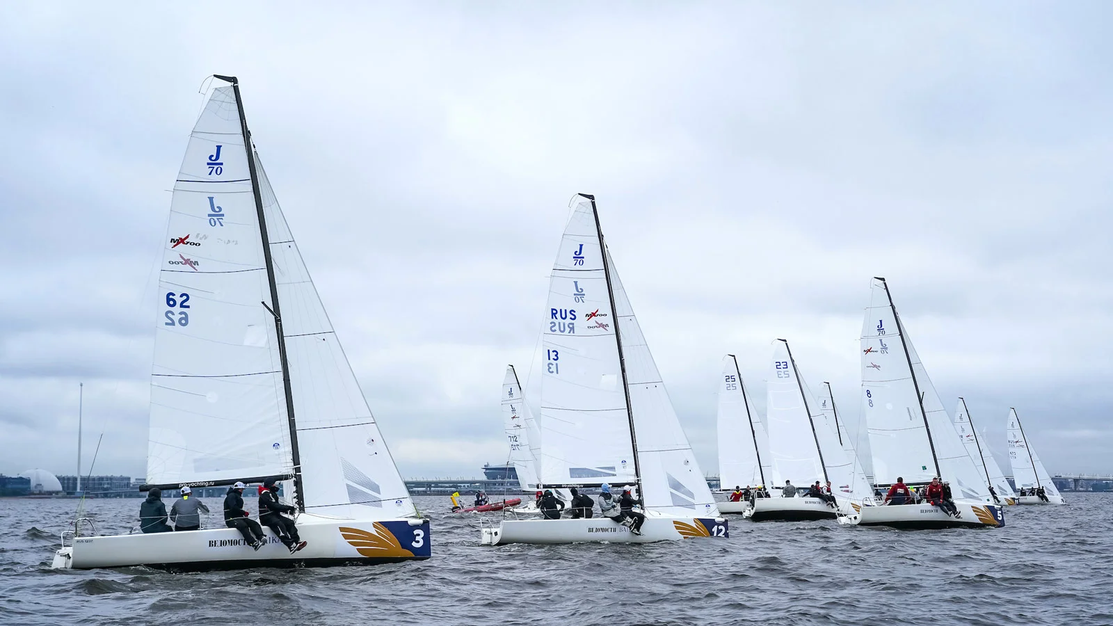 12 strogest teams of the country took place in the competition