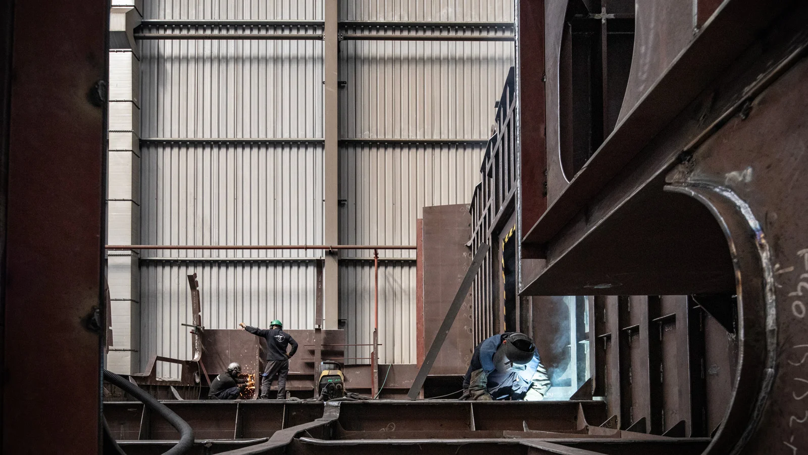 Welding work on the first Sirena 42M hull