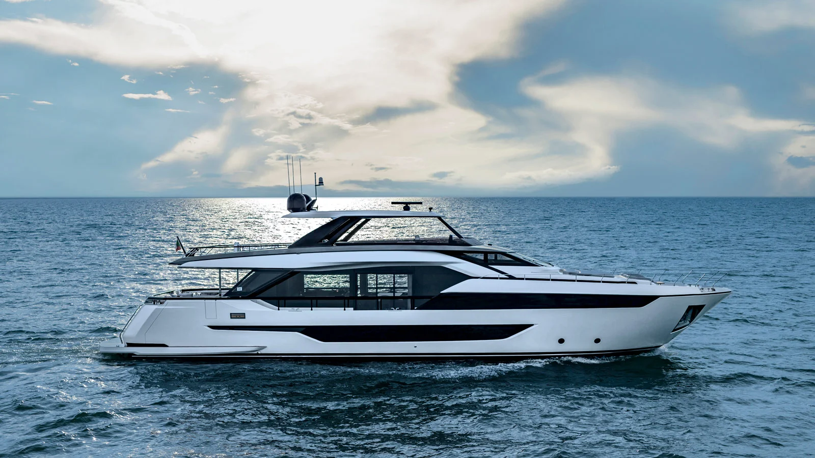 Ferretti Yachts 940 – изысканный и комфортный дом на воде