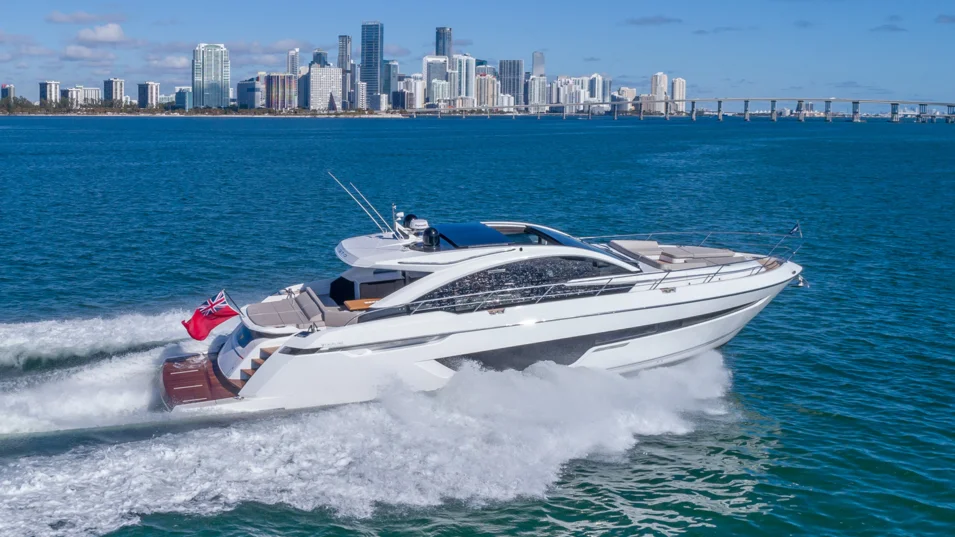 Oddly enough, in 2016, another bankruptcy and a change of ownership led Fairline Yachts to a roaring success with the new Fairline Targa 63GTO designed by Alberto Mancini