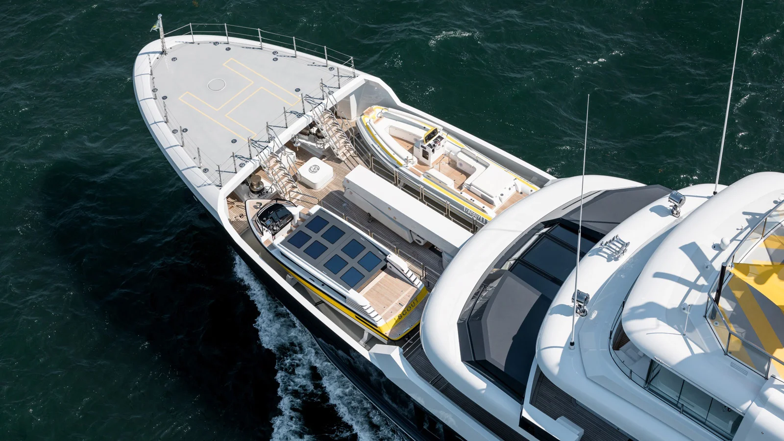 The Scout's foredeck is used for storing tenders (Hakvoort, 63.7 m)