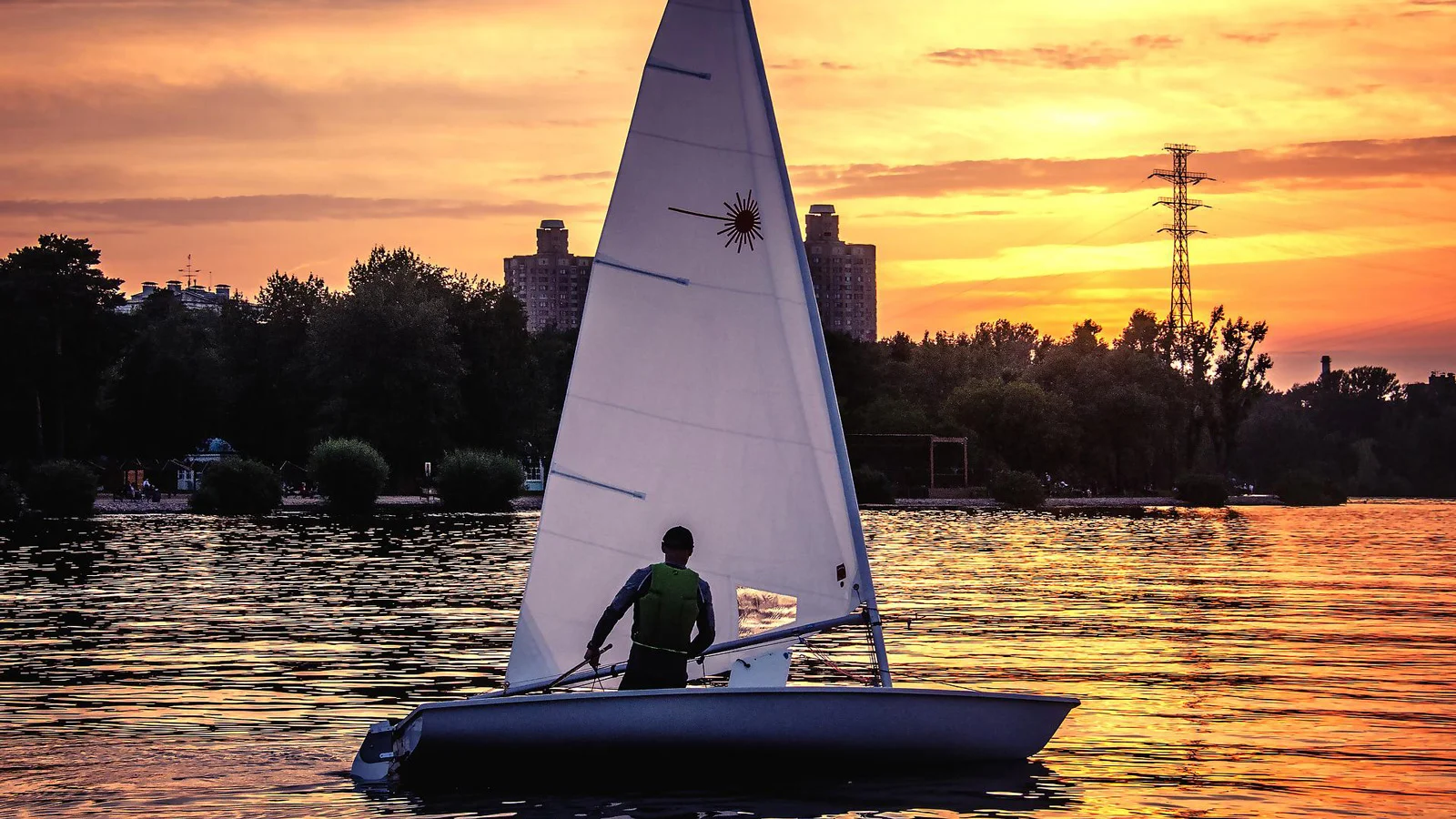 "PROlaser" will offer group and individual training, as well as regattas for the Laser dinghies