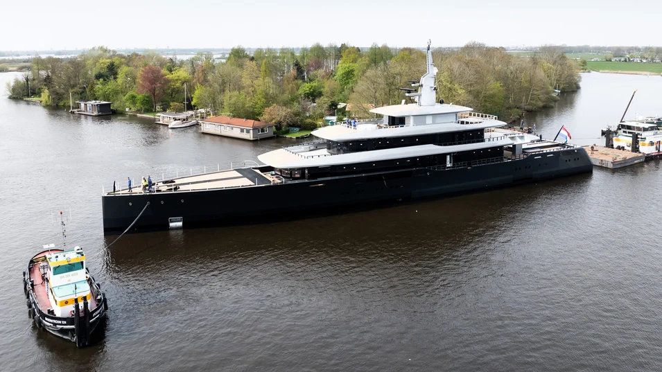 Спуск на воду 80-метровой суперъяхты Feadship Thalassa