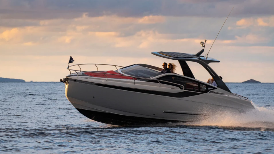 Fairline F//Line 33