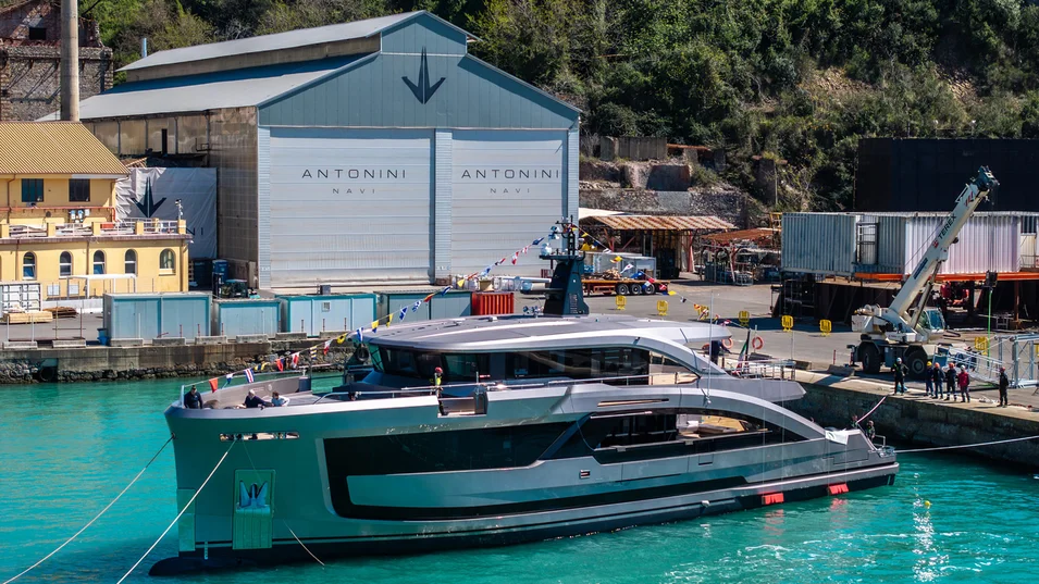 Спуск на воду Antonini Navi Matilde 7 состоялся на площадке верфи в Ла Специи