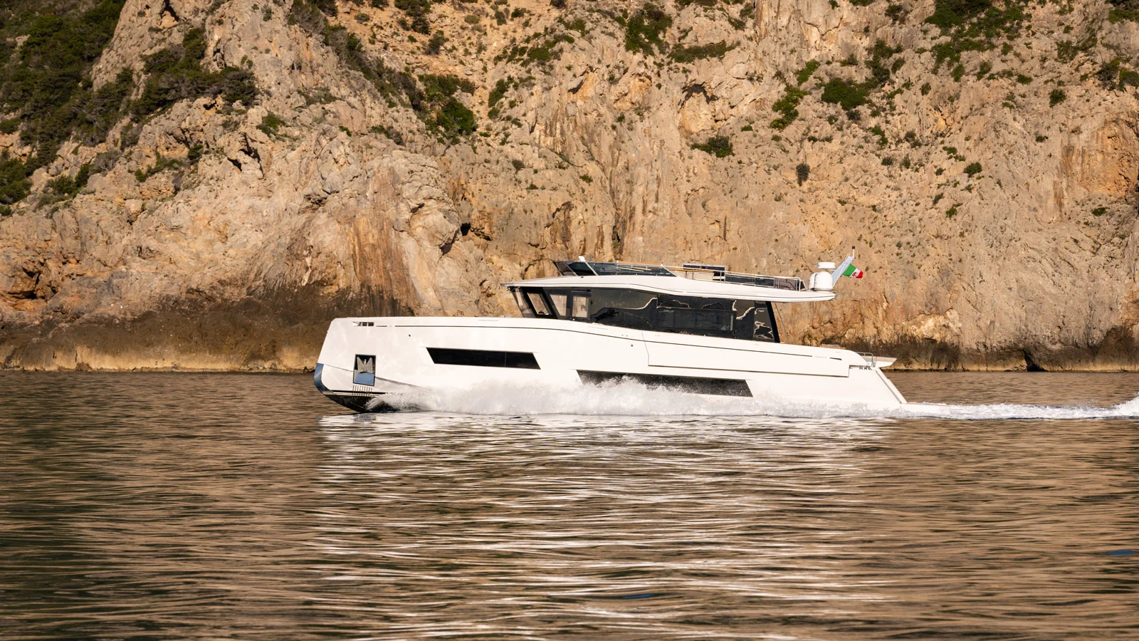 The official premiere of the Endurance 72 is scheduled for the Palm Beach International Boat Show 2025