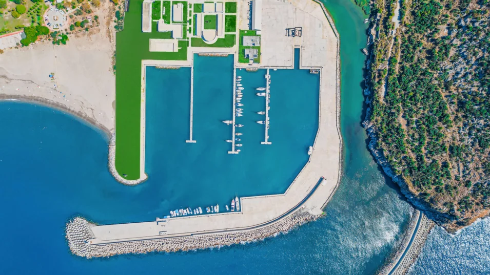 Общая площадь Gazipaşa Gold Marina составляет более 3800 кв. м