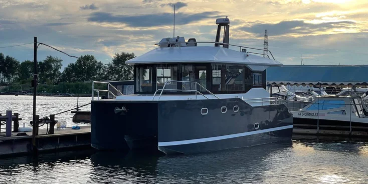 Second Aviator 10K catamaran with a flybridge