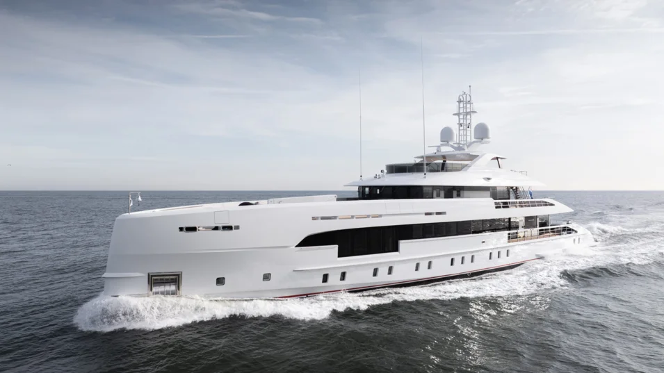 Дизайн экстерьера Heesen Orion разработан студией студией Omega Architects