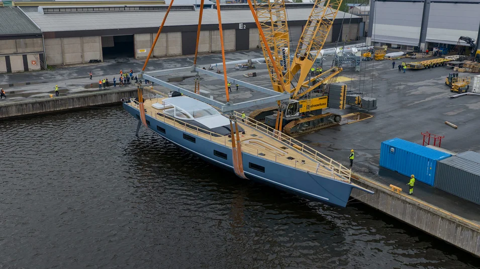 Карболовый корпус Baltic 121 Custom легкий и прочный одновременно