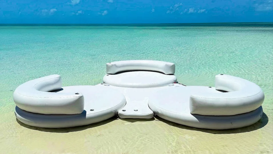 Club Chaise Island