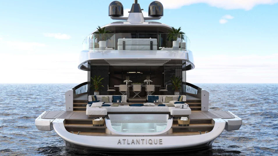 Кормовая часть суперъяхты Atlantique 43m от Columbus Yachts