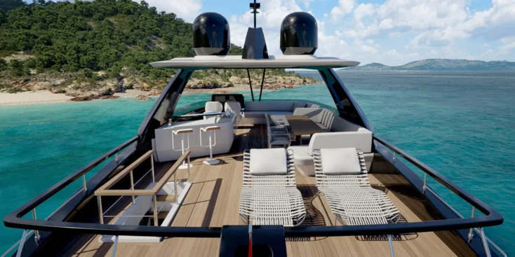 Флайбридж Ferretti Yachts 800 претендует на звание одного из самых просторных в своем классе