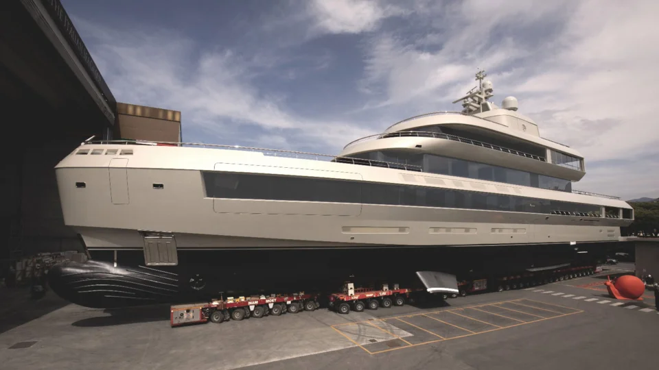 Admiral Armani 72m