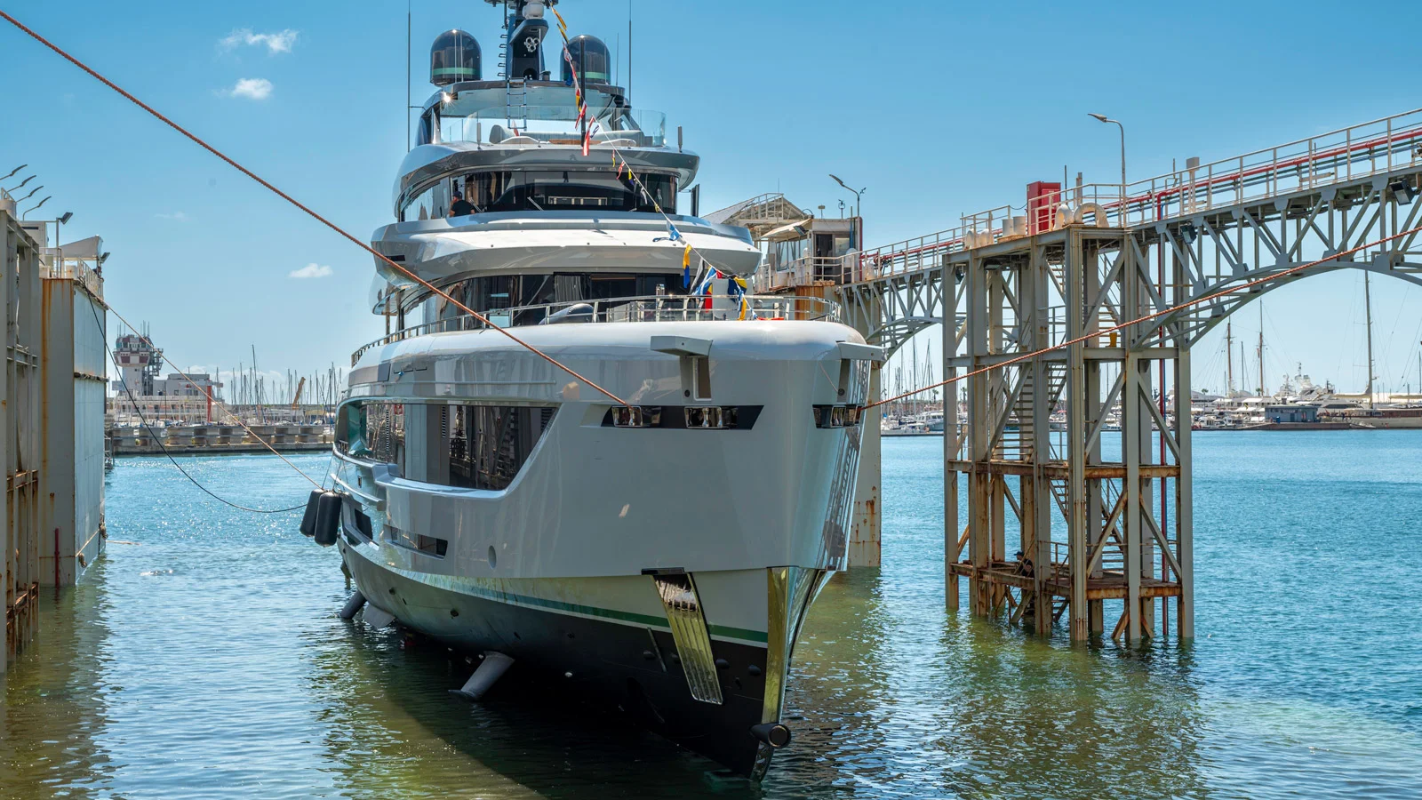 The Tankoa TX450 is fitted with a hybrid propulsion system