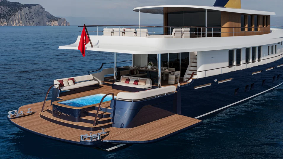 Despite the classic exterior, the 39MXPC can boast a luxurious beach club and a pool in the aft section