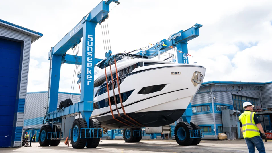 Sunseeker Ocean 156 has a length of 25.14 m, a beam of 6.56 m, and a draft of 1.86 m