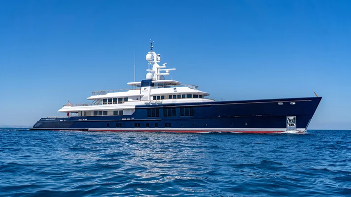 70-метровая суперъяхта Cerulean от итальянской верфи CRN ранее была известна как Project Thunderball