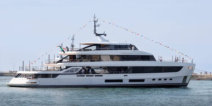 Длина 43.85 м позволила Azimut Grande 44M стать новым флагманом итальянской верфи Azimut Yachts