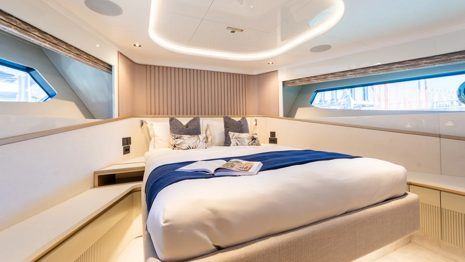 VIP-каюта на Sunseeker Ocean 156