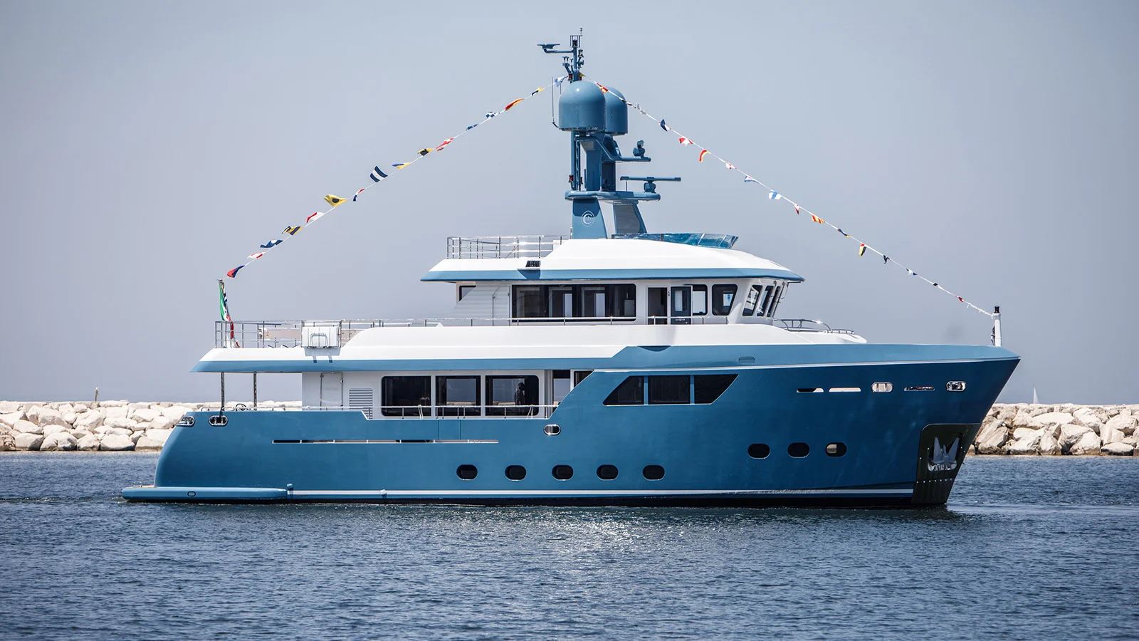 Hydro Tec studio was in charge of Darwin 86 Alexa’s exterior and naval architecture