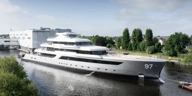 M/Y Valor