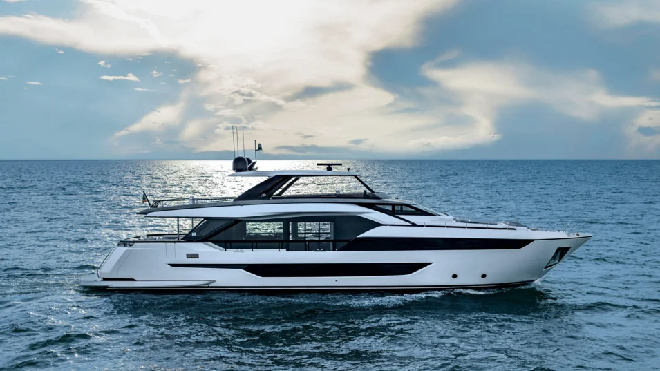 The Ferretti Yachts 940 is an elegant and comfortable