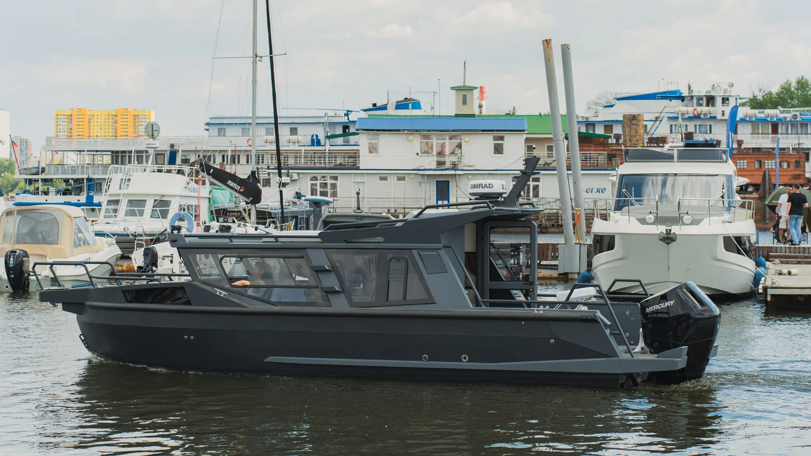 На самарской выставке многие представленные модели катеров доступны для тест-драйва