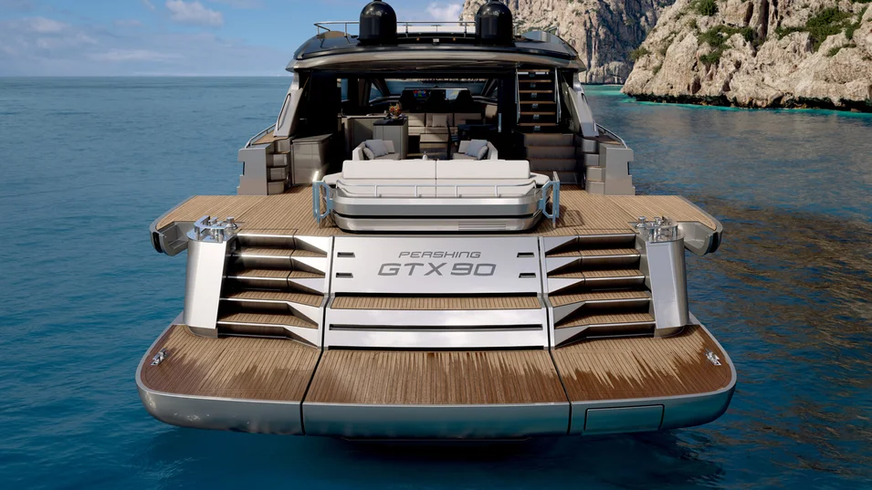 На стоянках кормовая часть Pershing GTX90 трансформируется в пляжный клуб