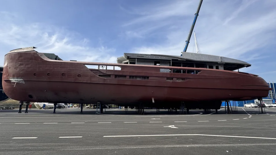 The work on the steel hull of the Amer Steel 41m Explorer is complete