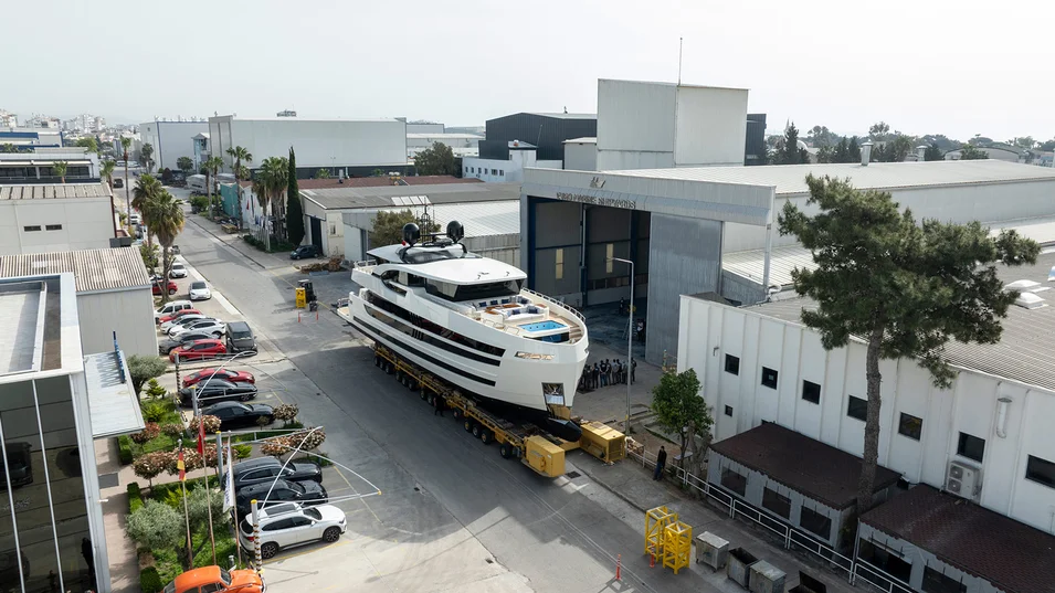 The UHV 100's spacious foredeck is home to a pool and two lounges