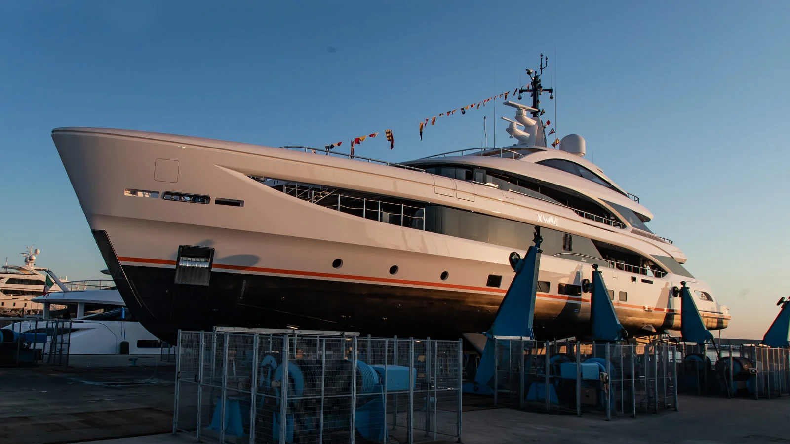 Just like the other superyacht in the Benetti B.Now 50M series, the Xwave features the design by British RWD studio