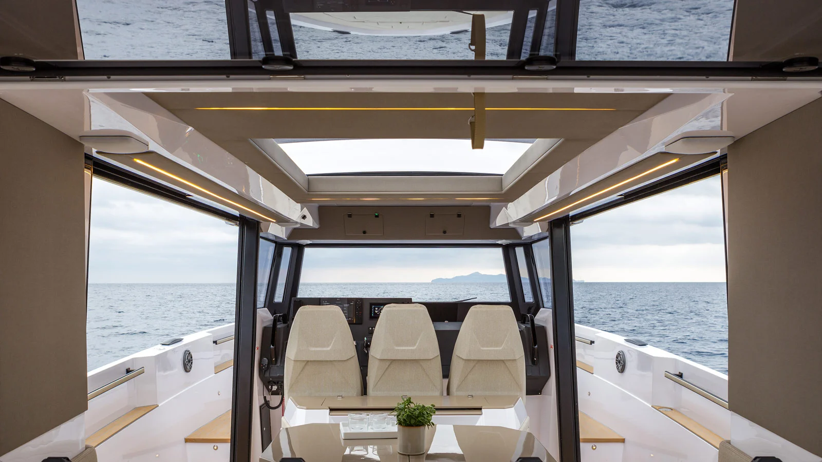 Technohull XPD 46's superstructure with open side doors