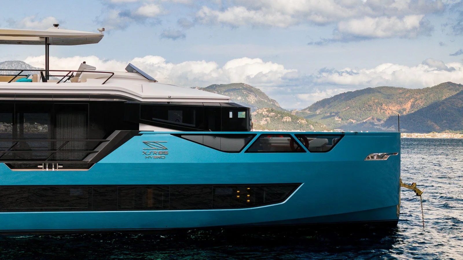 Sarp Yachts XSR Hybrid