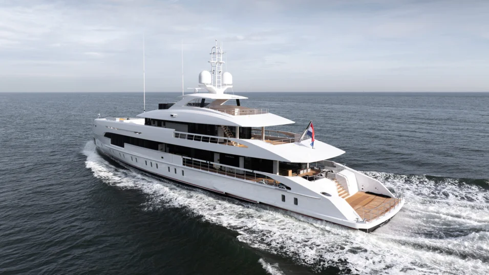 Heesen Orion оснащена гибридной силовой установкой