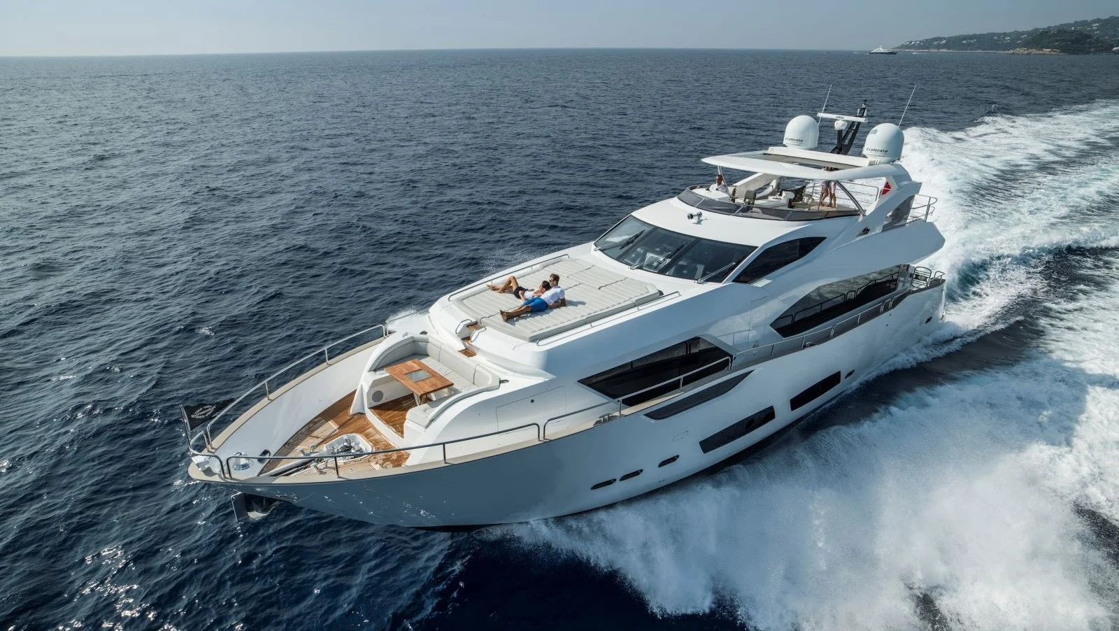 For those in favour of travelling fast it is better to charter a motor yacht