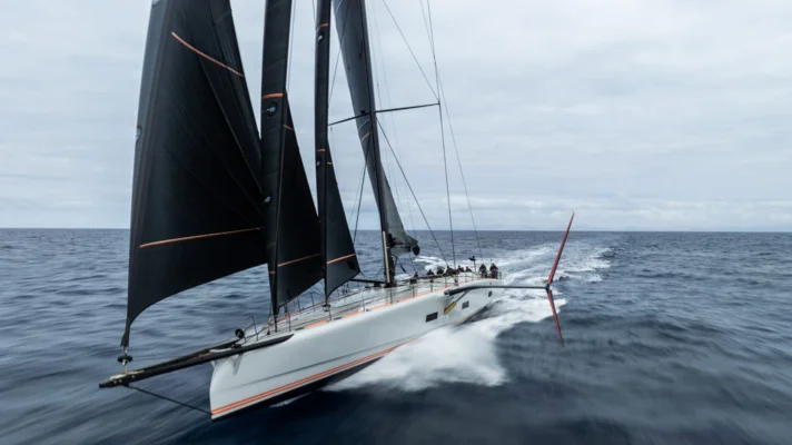 Baltic 111 Raven  يخت سباق مستقبلي مزود بأجنحة هيدروفويل