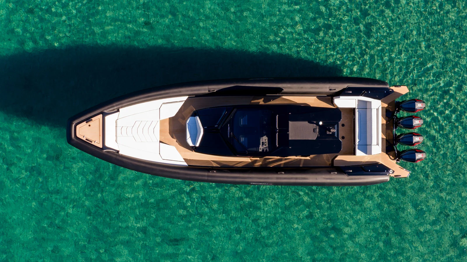 As a day boat, the Technohull Alpha 45 can accommodate up to 16 passengers