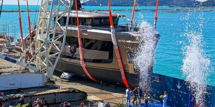 Matilde 7 – первый корпус 33.5-метровой полукастомной модели Seamore 34