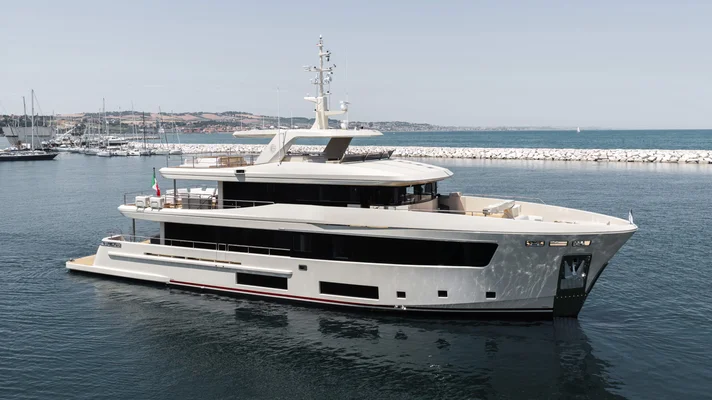 Ammonite – четвертый корпус серии Nauta Air 110 от итальянской верфи Cantiere delle Marche