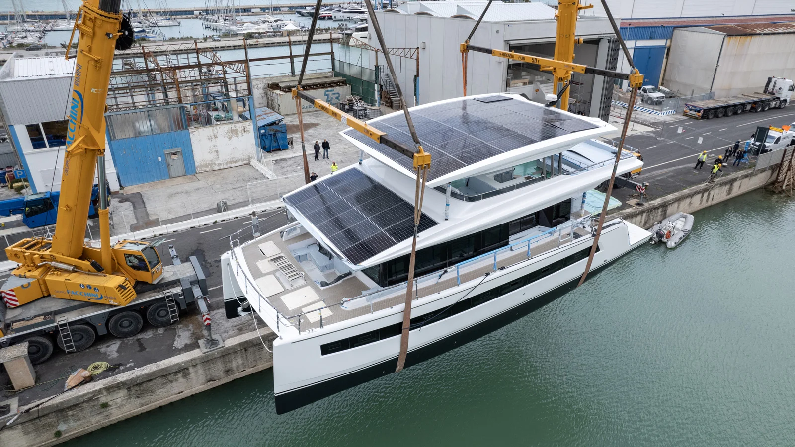 The first Silent 62 3-Deck hull will be presented in an Open version