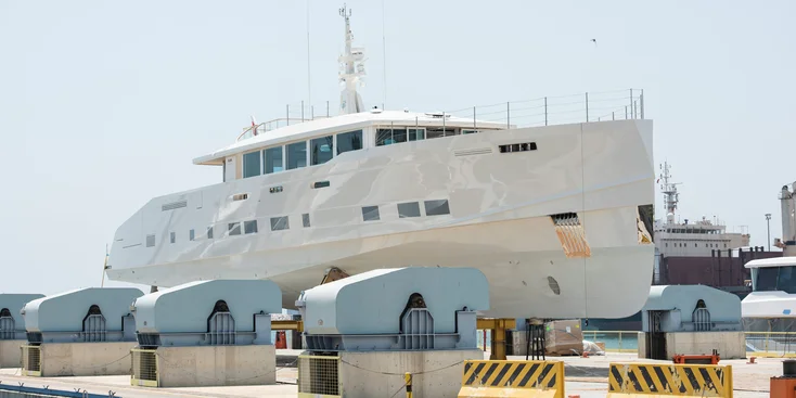 Alia Yachts Genie Blu была построена для «танцующего миллионера» Джанлуки Вакки (Gianluca Vacchi)