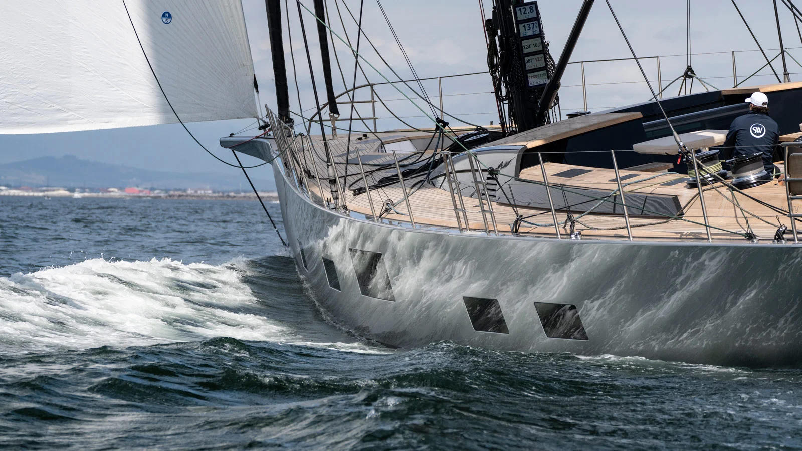 The semicustom design allows for an almost unique boat for each owner, and the Kalantis is not an exception