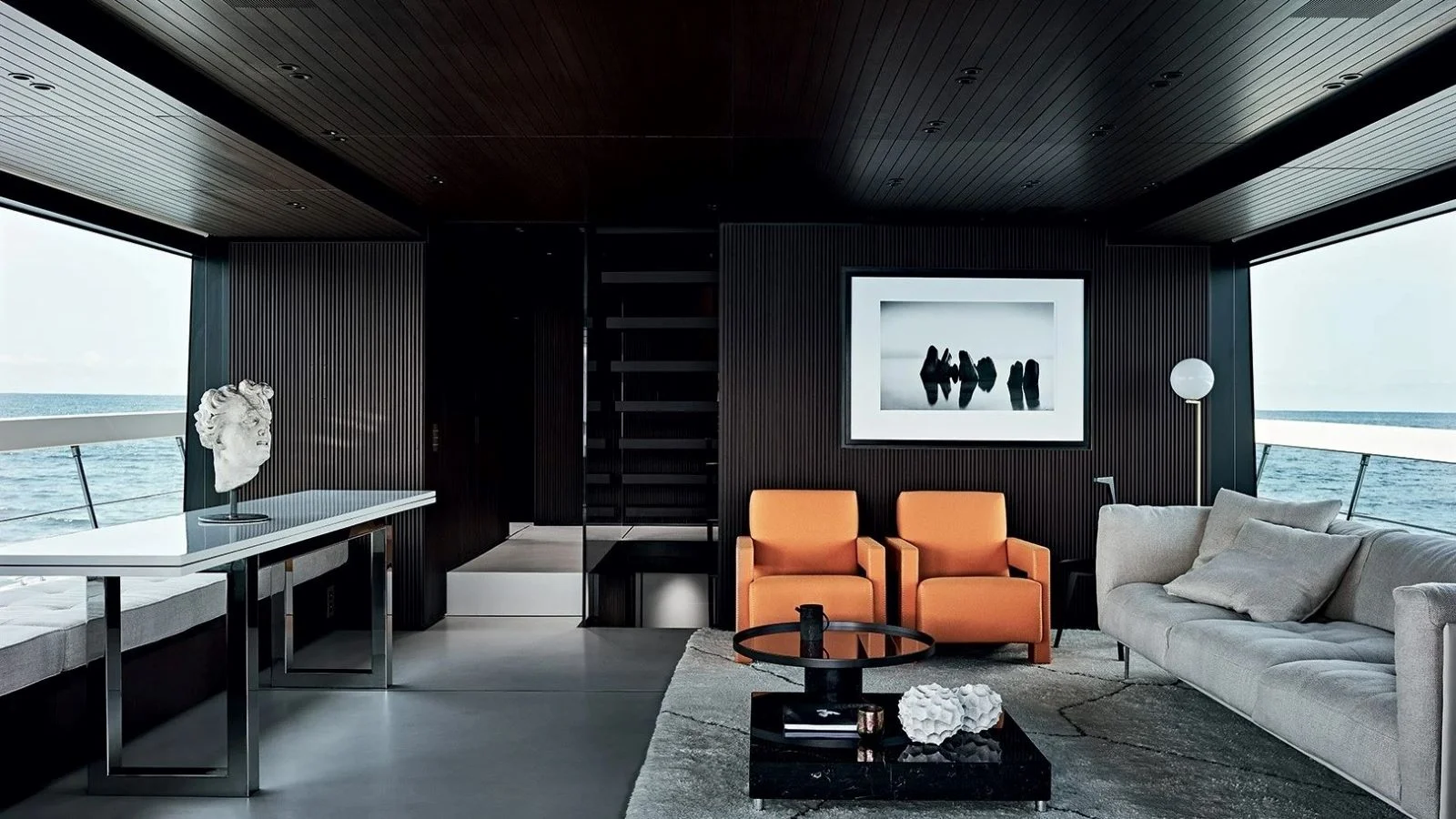 One of the interior versions for Sanlorenzo SX88 was designed by architect Piero Lissoni