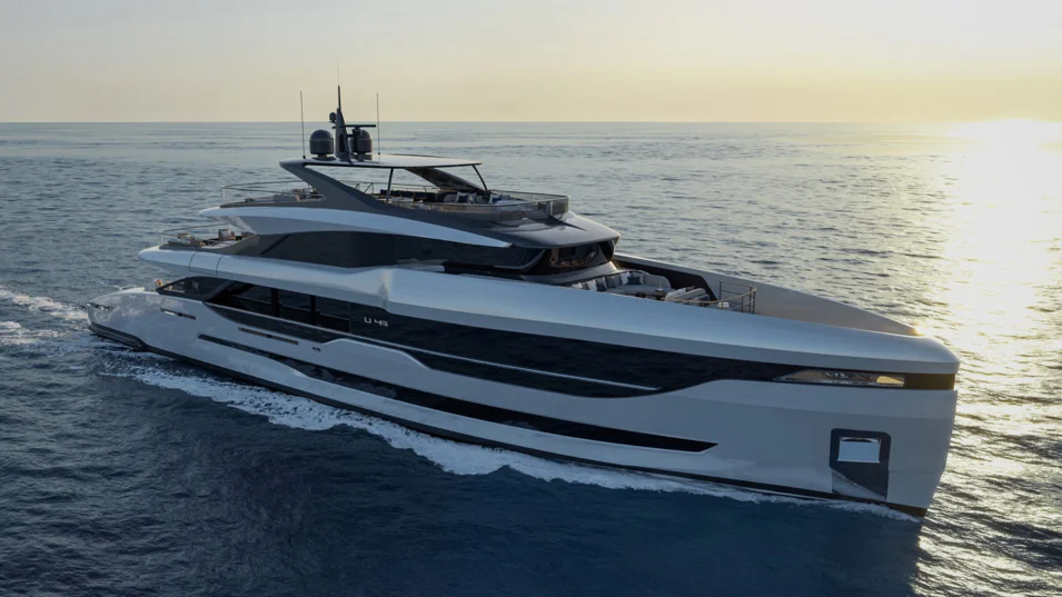 The Unica 45M Steel's top speed is 15 knots